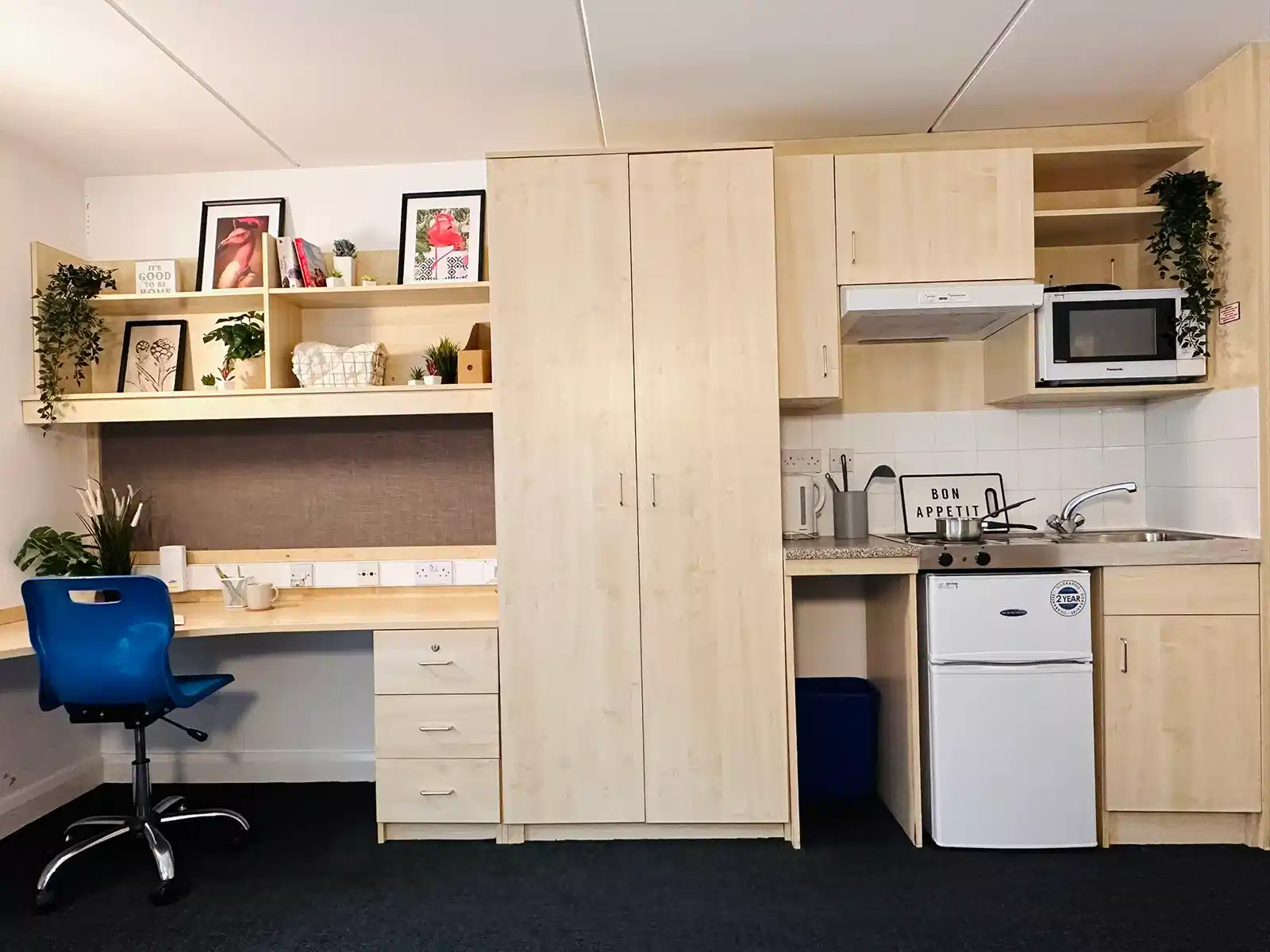 Large Ensuite Studio - Amenities