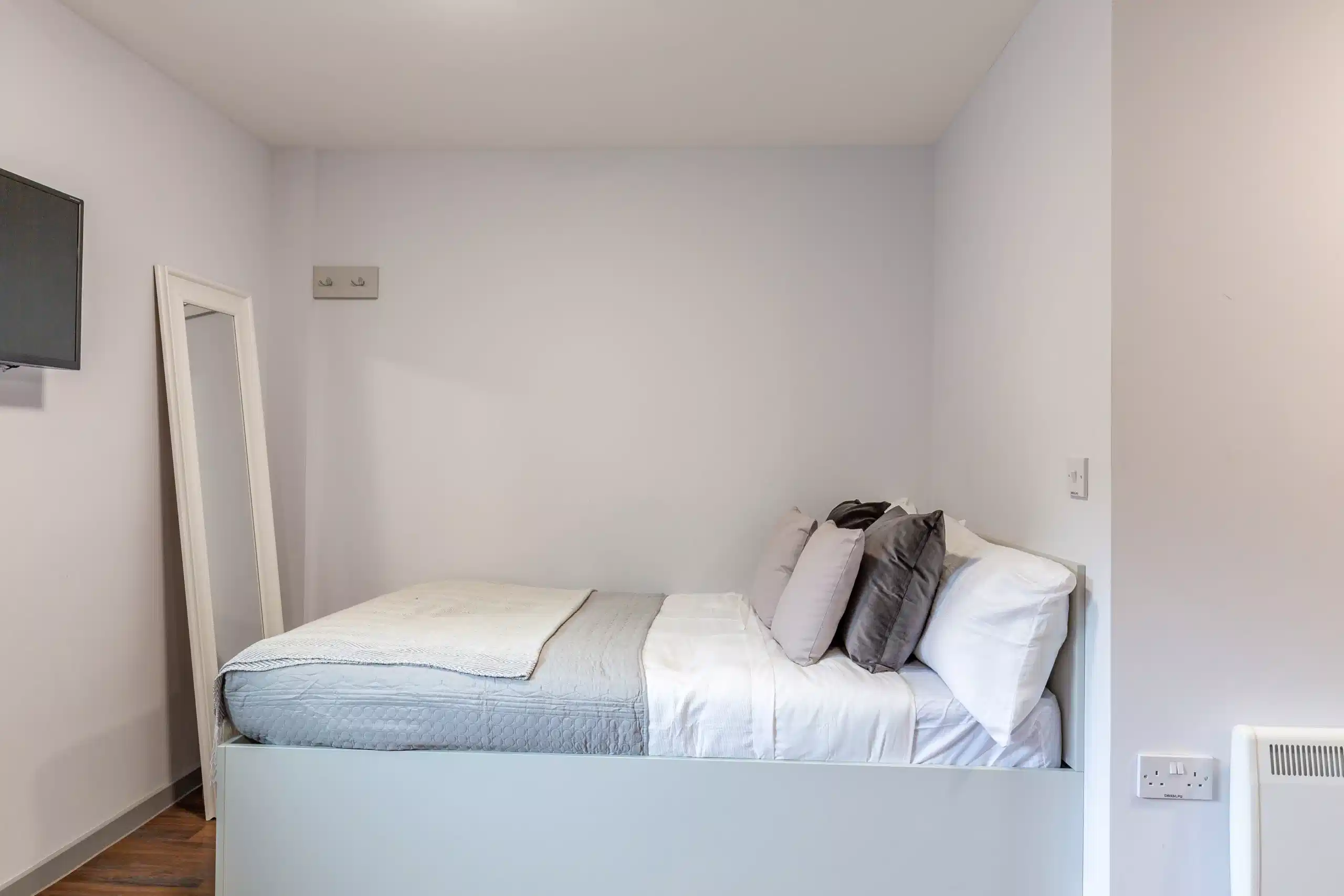 Premium Studio | Bryson Court - Bedroom