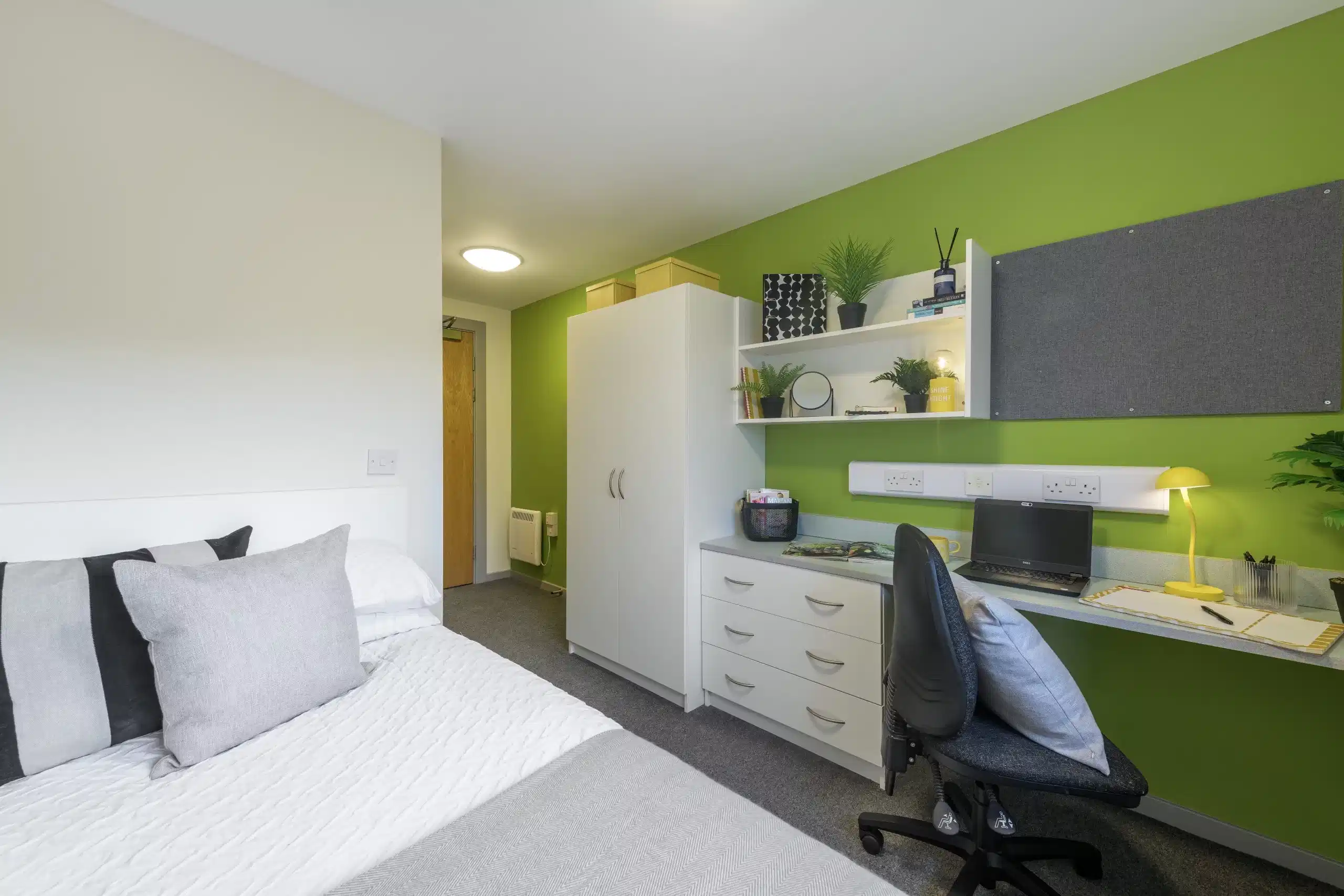Standard En-suite | Bryson Court - Bedroom
