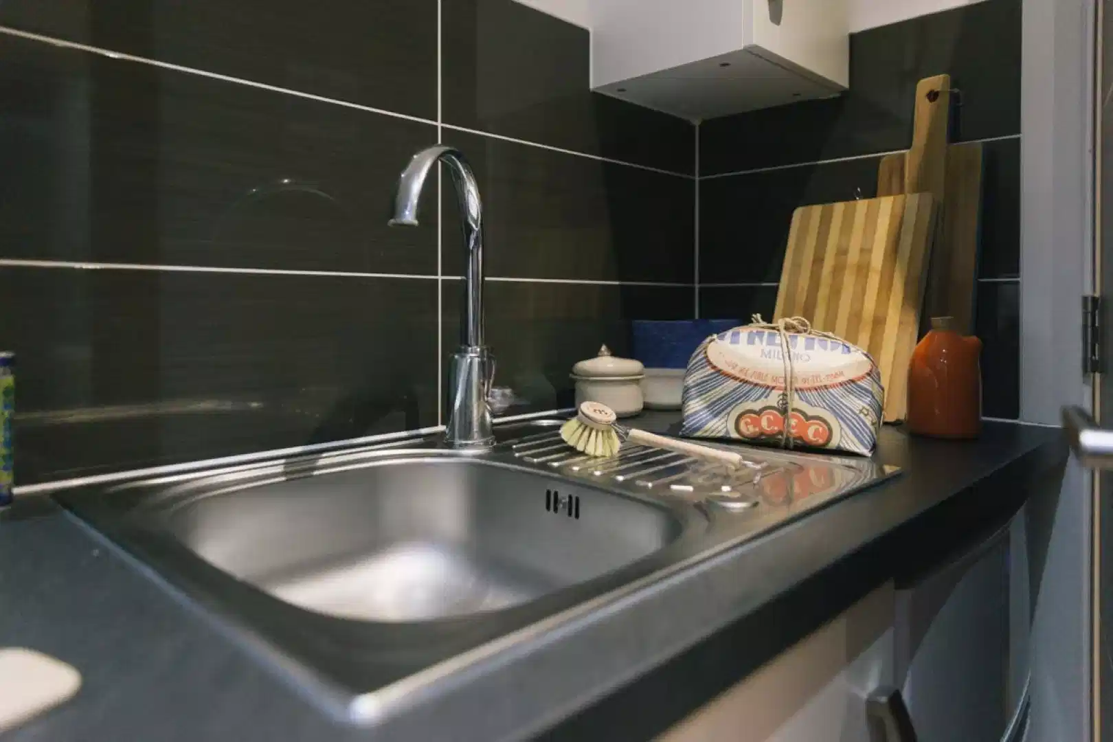 Classic Studio - Kitchen