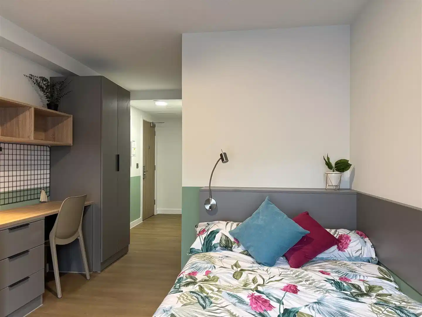Studio - Bedroom