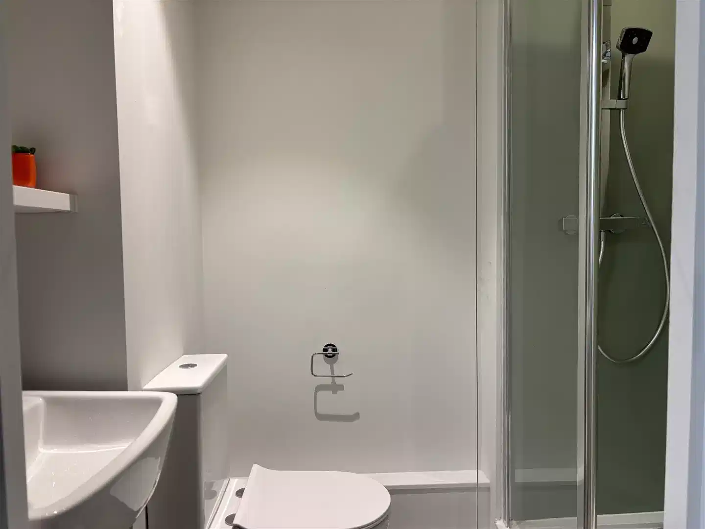 Studio - Bathroom