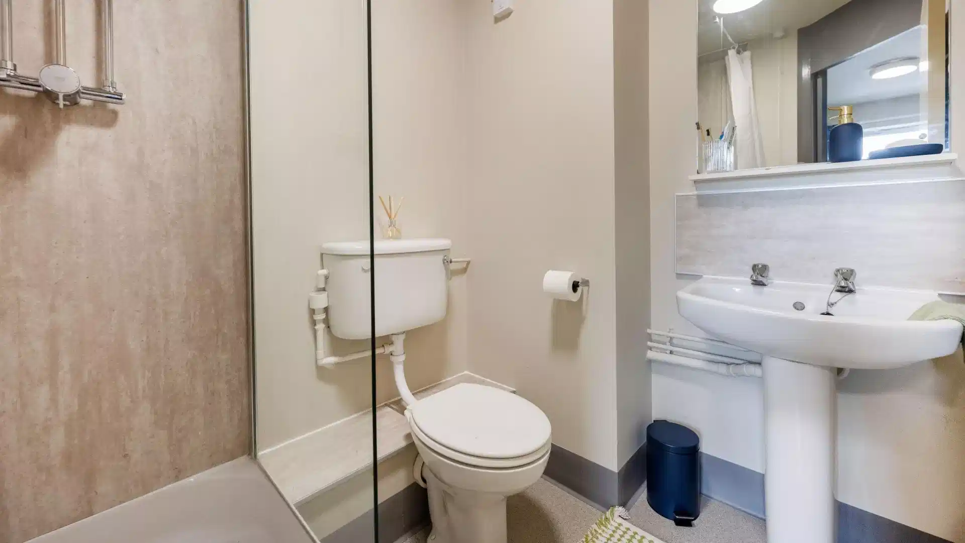 Classic Ensuite - Bathroom