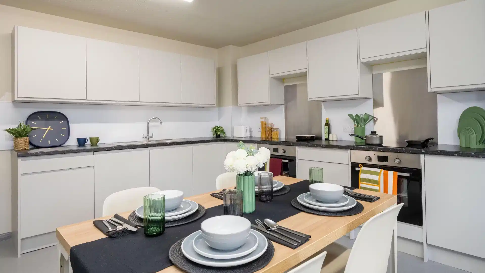Classic Ensuite - Kitchen