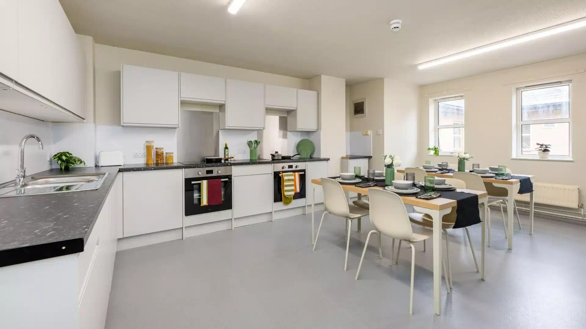 Classic Ensuite - Kitchen