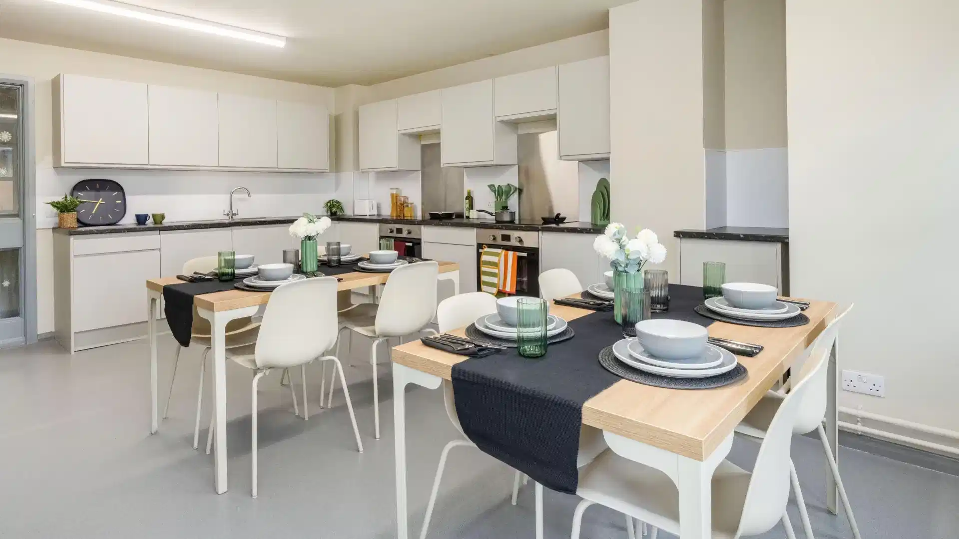 Classic Plus Ensuite - Kitchen