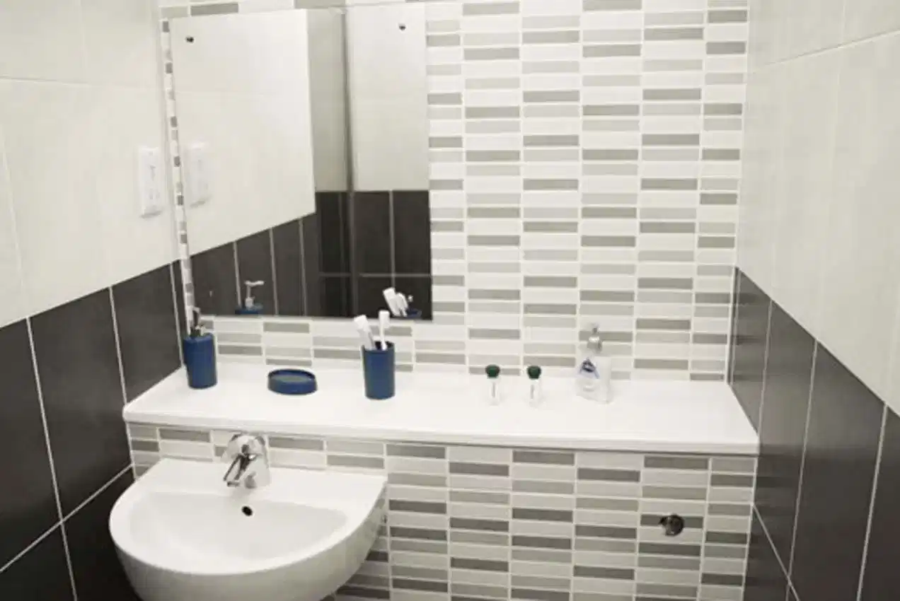 Studio First Floor  - Bathroom