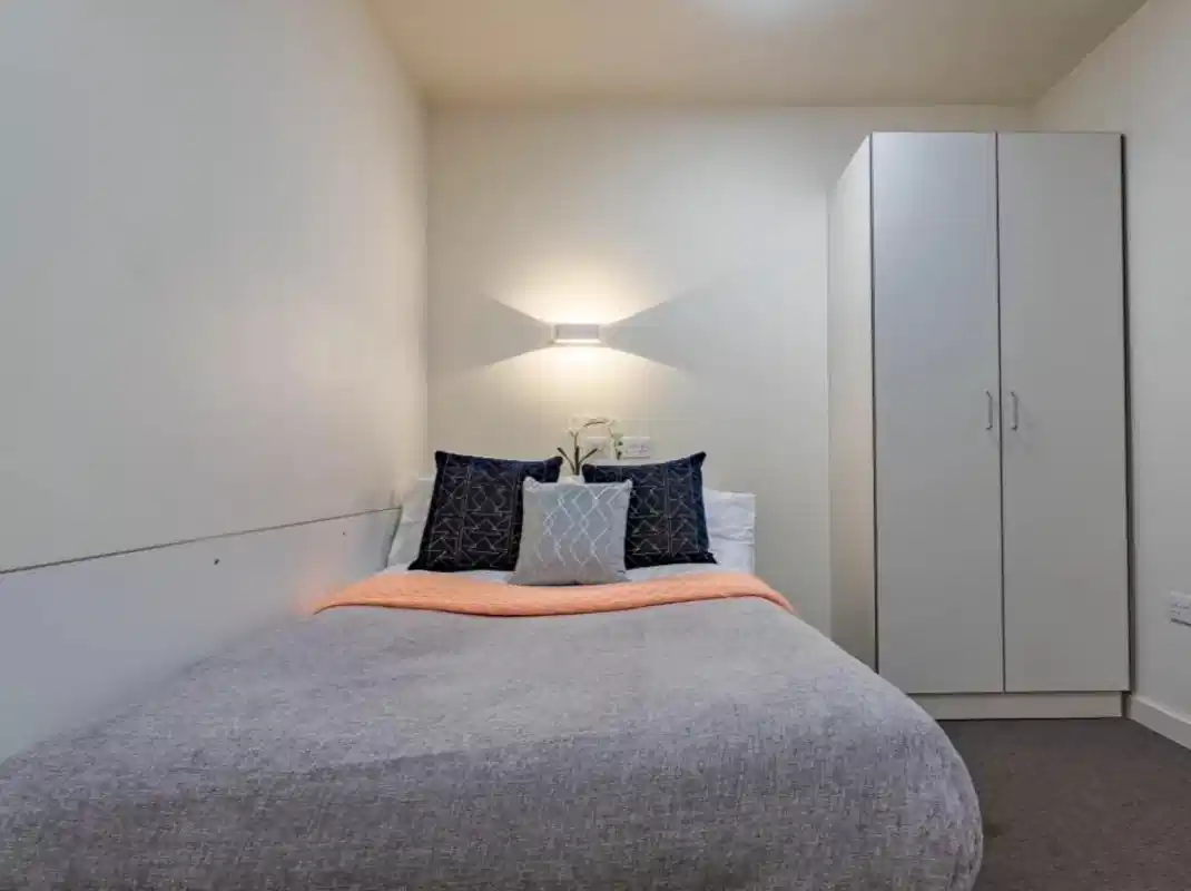 Premium Ensuite - Bedroom