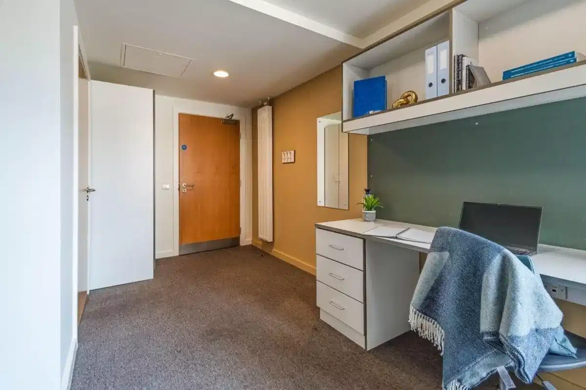 Large Ensuite - Amenities