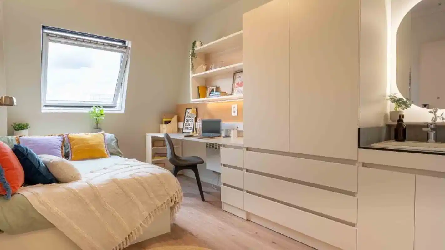Platinum Room - Bedroom