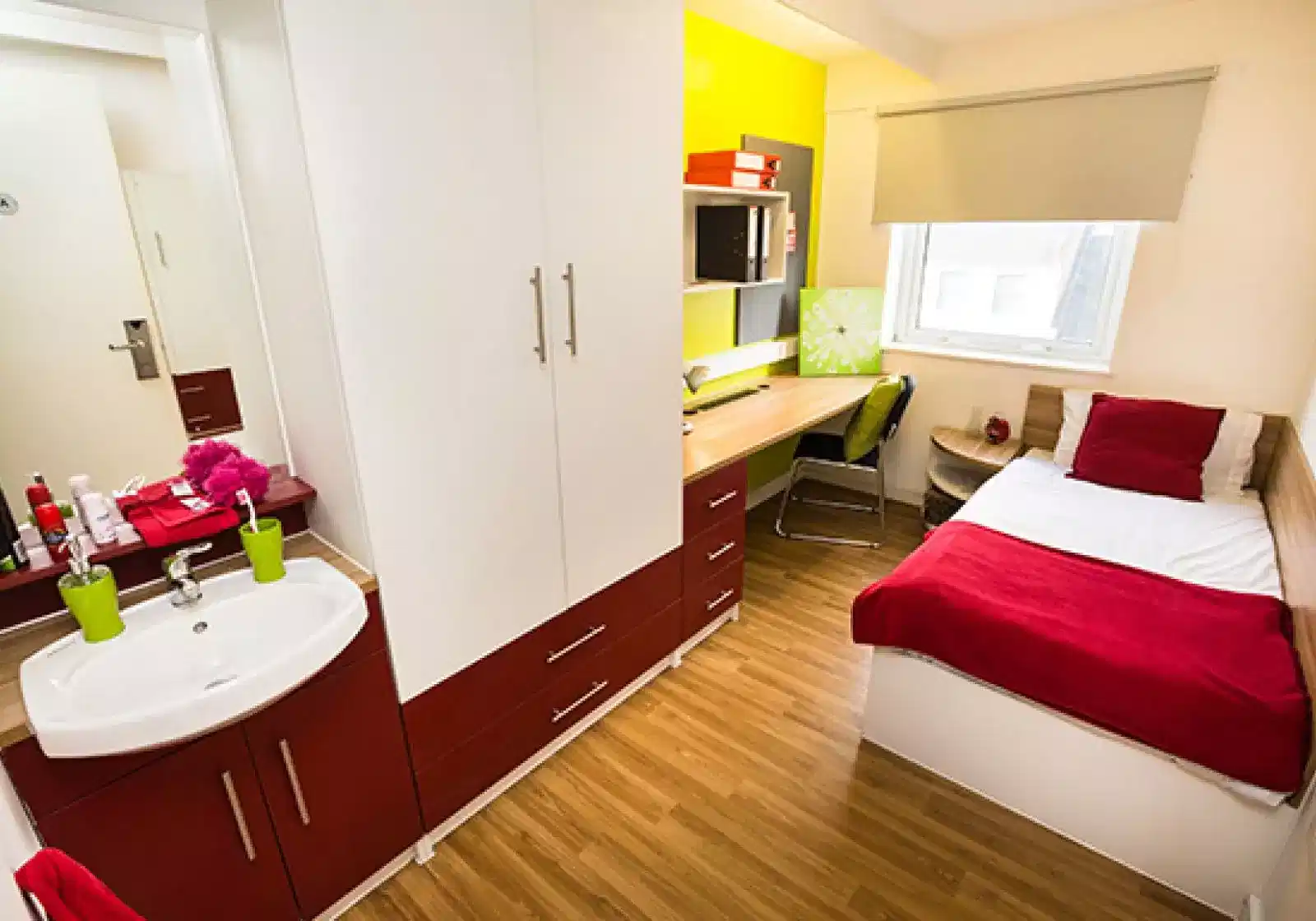 Standard 6 Bed - Bedroom