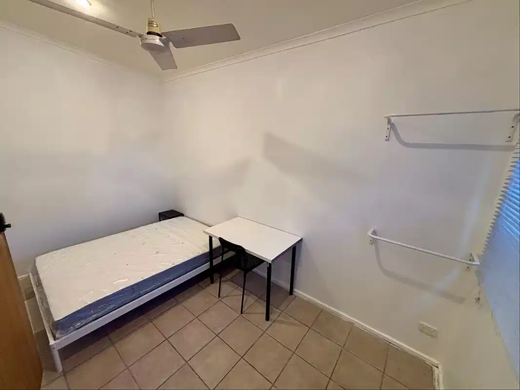 Room 4 - Bedroom