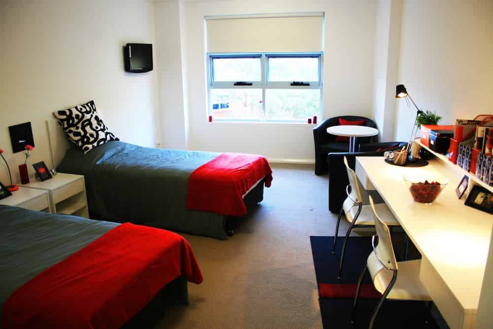 1 Bedroom + Study - Bedroom