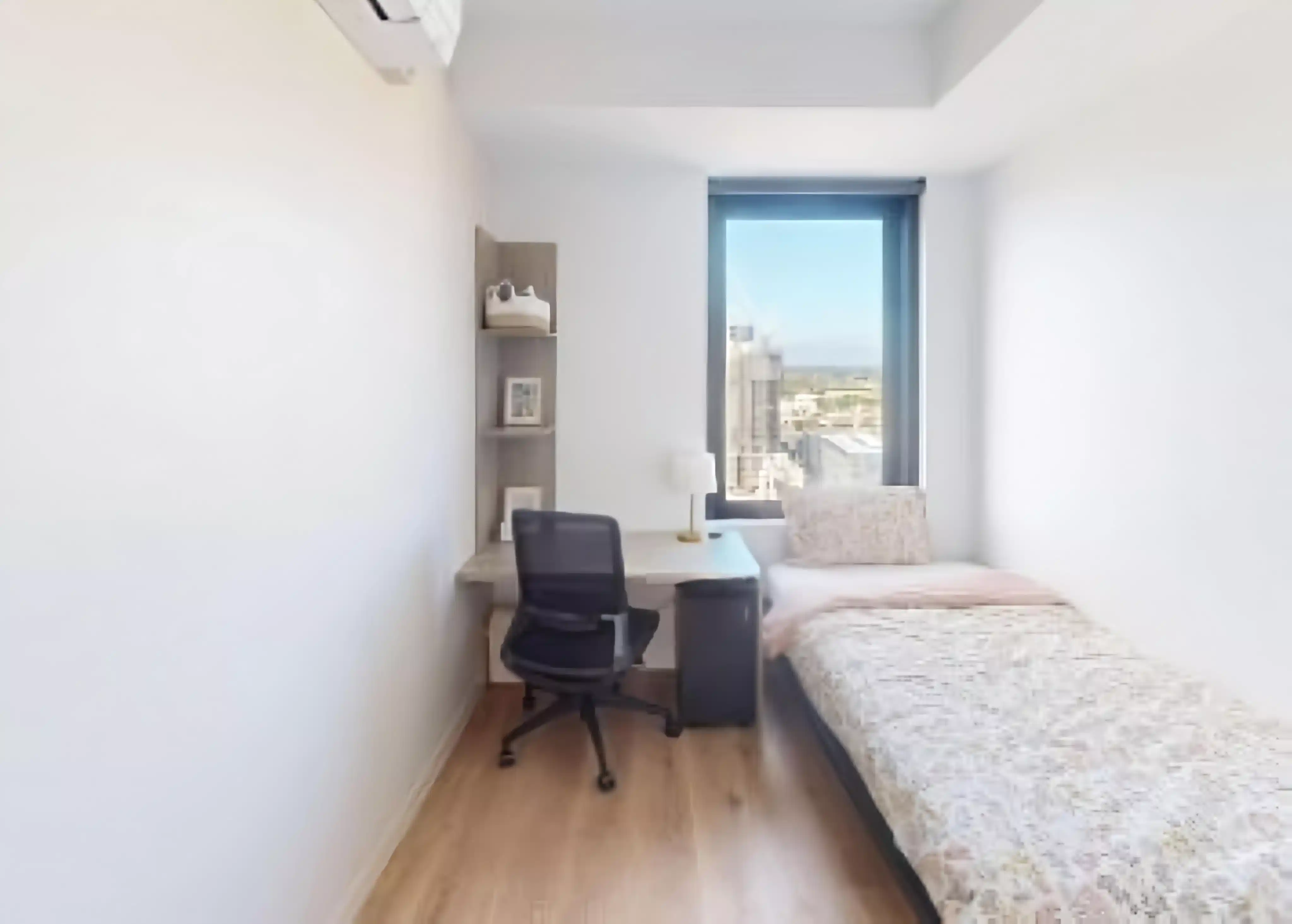 5 Bed Ensuite Apartment - Bedroom