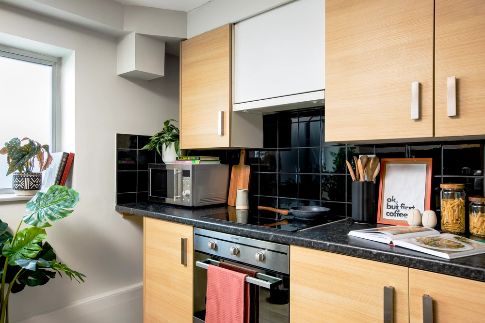 Nelson House and Drake House 공식 숙소 이미지 15 · Kitchen in a One Bedroom Flat 