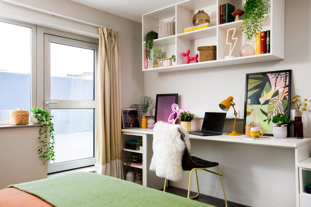 Nelson House and Drake House 공식 숙소 이미지 14 · Study space in a One Bedroom Flat