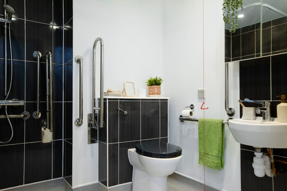 Campbell House 공식 숙소 이미지 19 · Accessible Studio bathroom