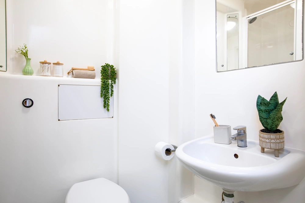 Cherry Court 공식 숙소 이미지 6 · En-suite bathroom