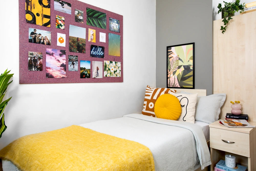 Cherry Court 공식 숙소 이미지 8 · Bed in a Premium En-suite room