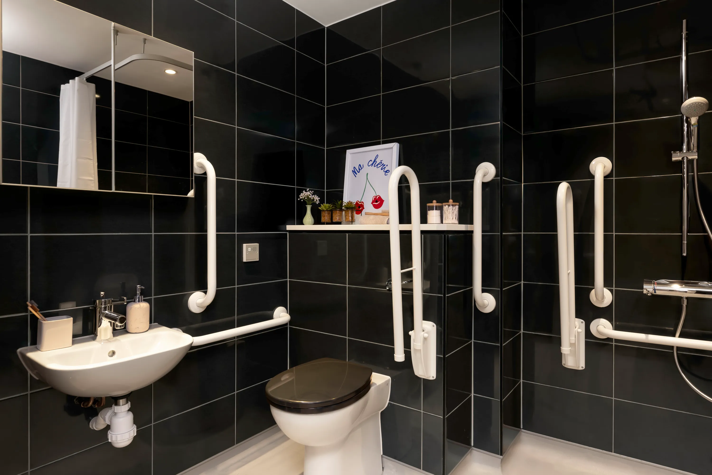 Hawthorne House 공식 숙소 이미지 15 · Accessible Studio Bathroom