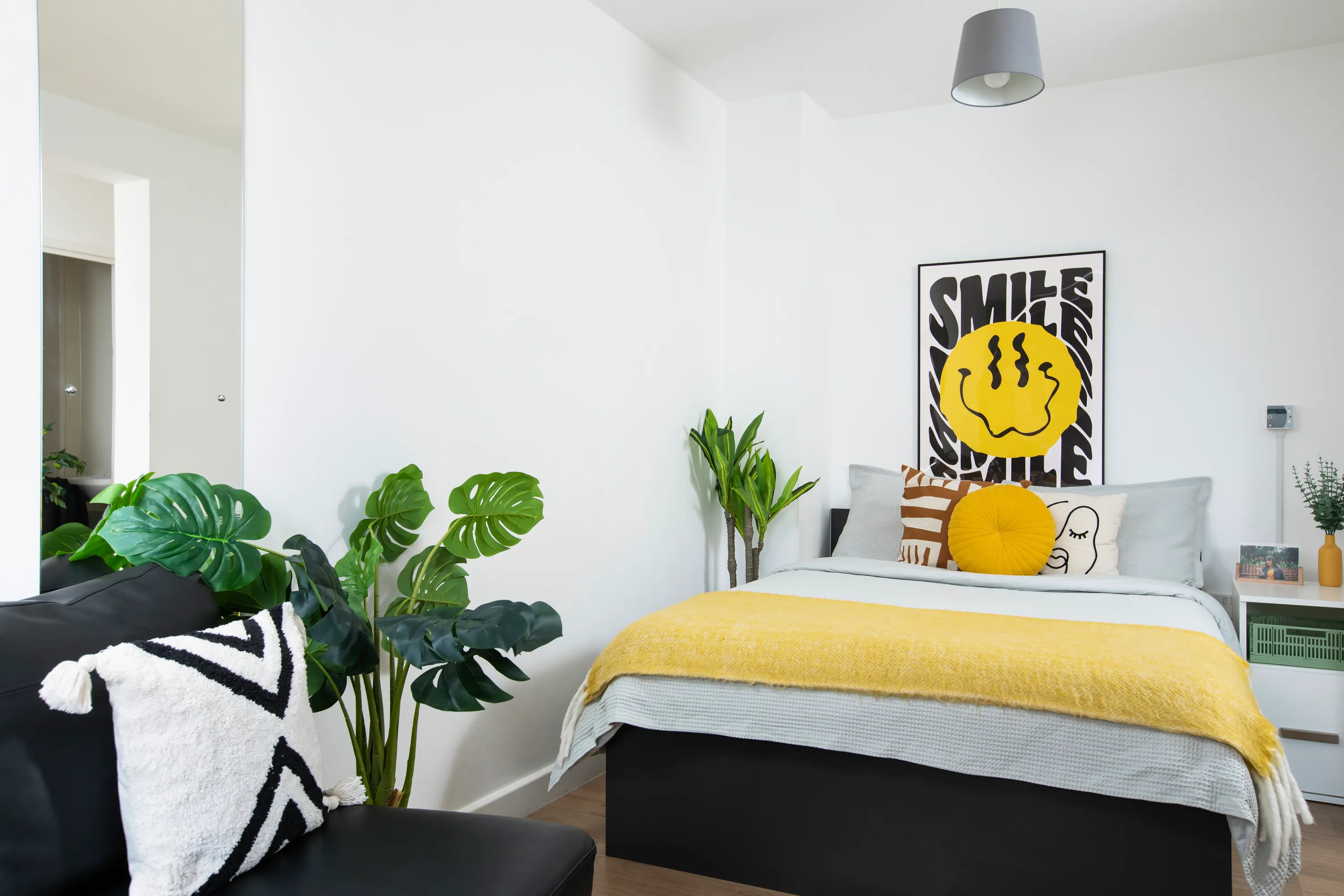 Mary Brancker House 공식 숙소 이미지 9 · Bed area in a studio room