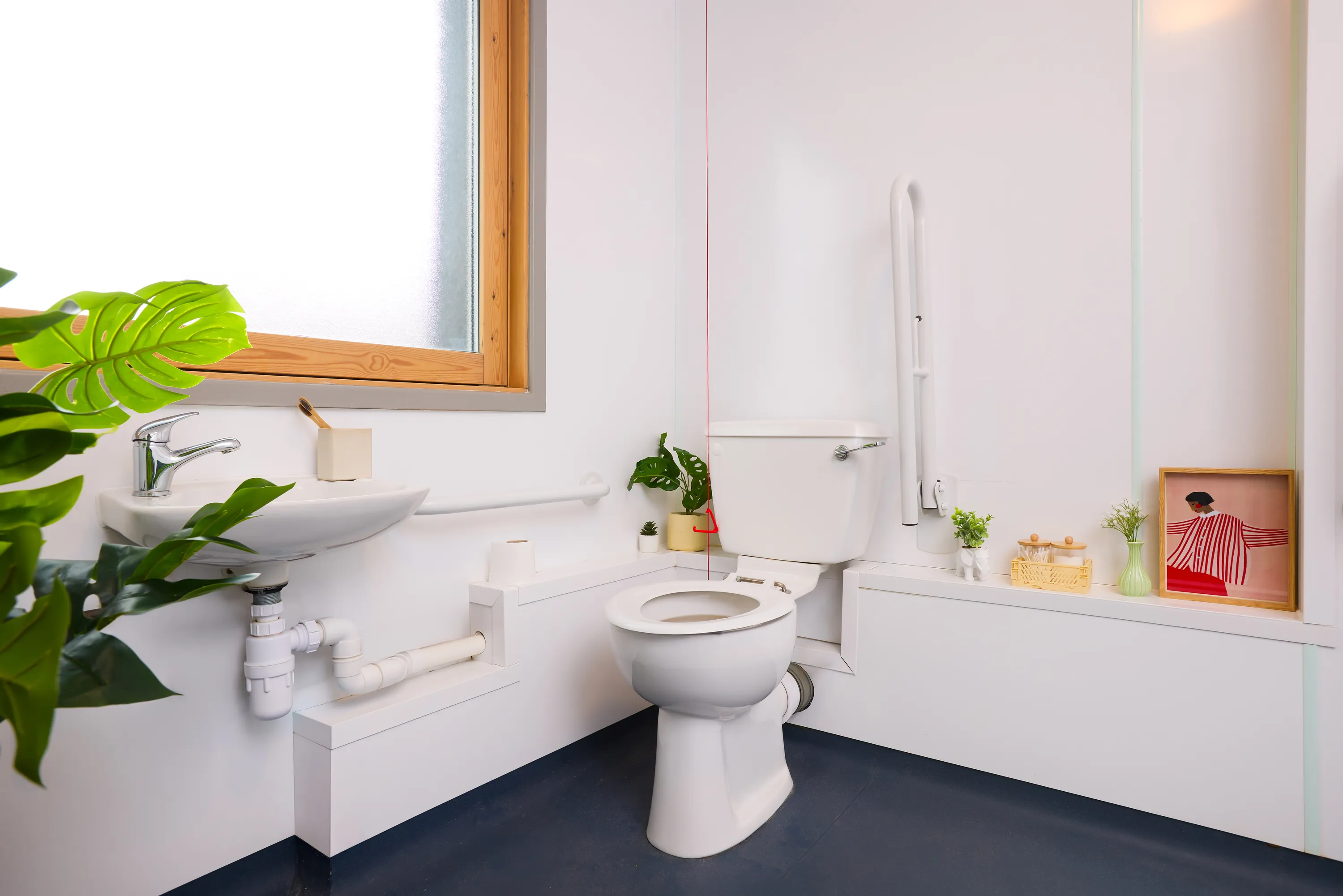 Julian Markham House 공식 숙소 이미지 8 · Bathroom in accessible student studio