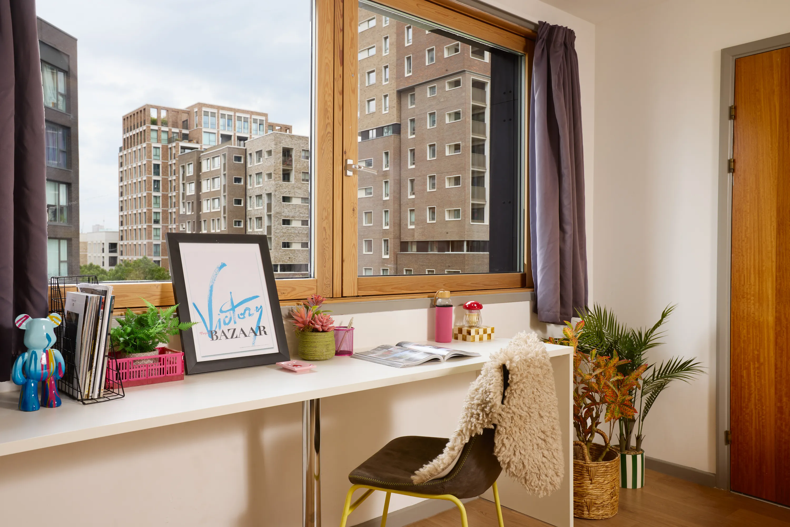 Julian Markham House 공식 숙소 이미지 10 · Desk in accessible student studio