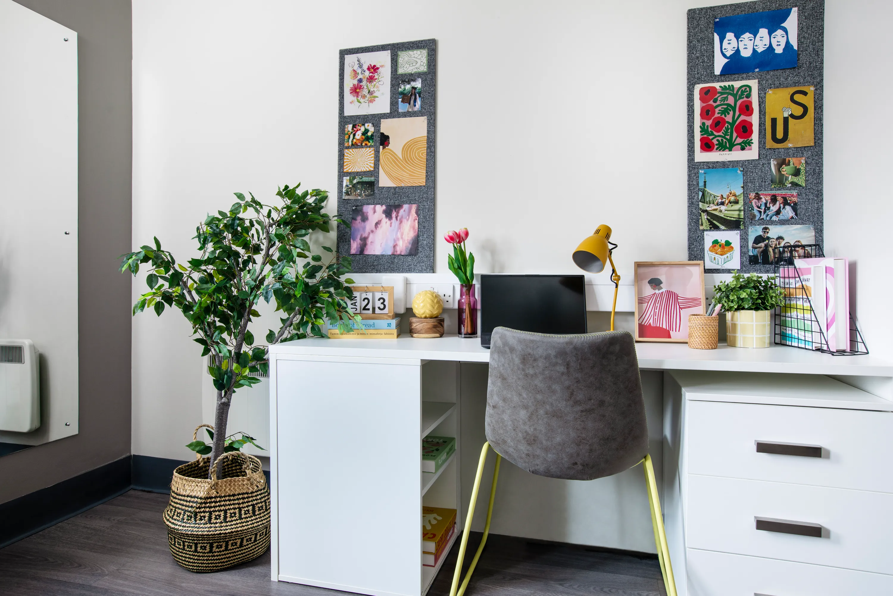 Sidney Webb House 공식 숙소 이미지 13 · Study area in an en-suite room