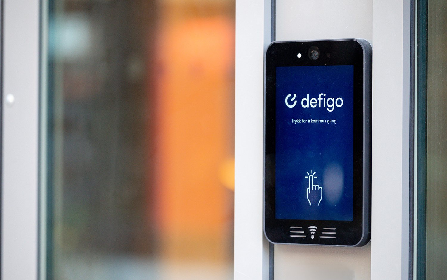 Defigo Porttelefon ved inngangen til en bygård
