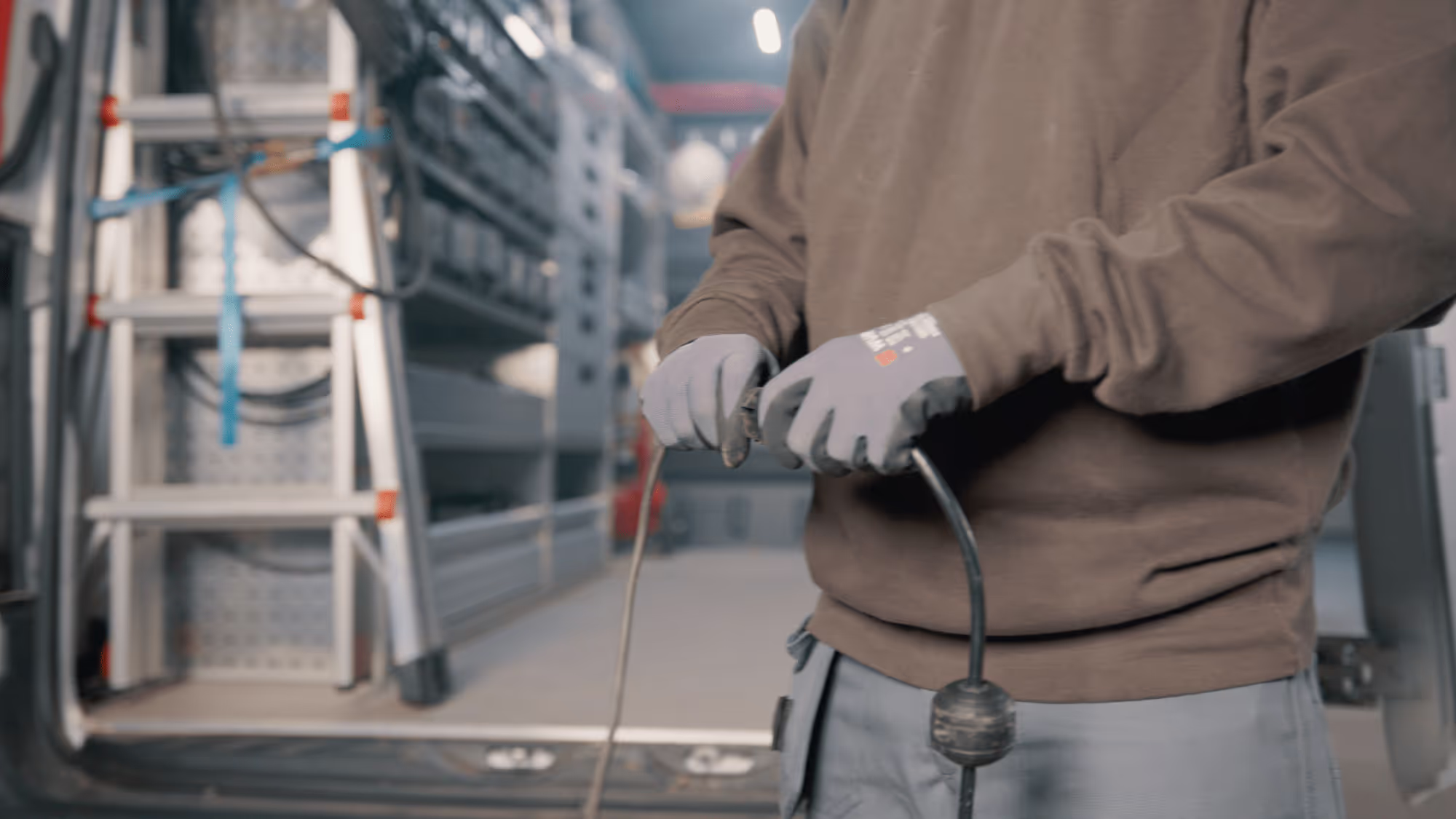 Main plugging a wire
