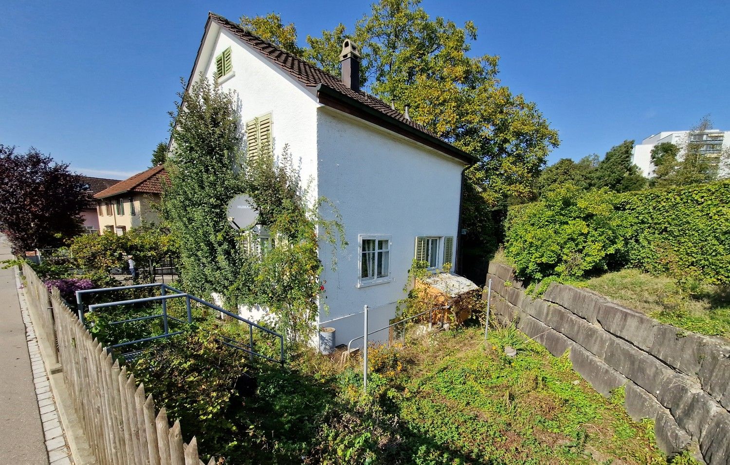 Charmante Rarität mit Entwicklungspotenzial im Herzen von Glattbrugg