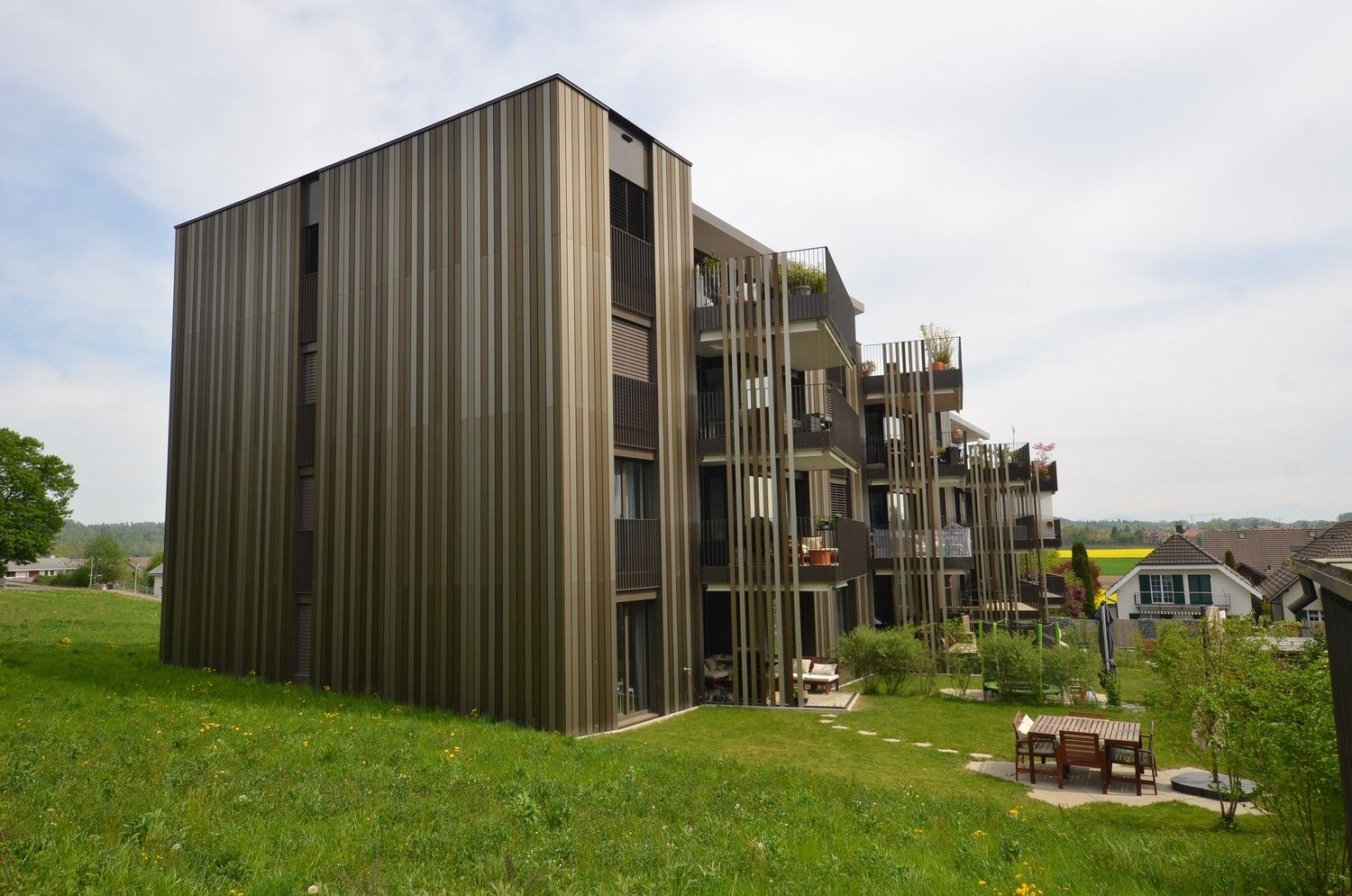 Moderne 5.5-Zimmerwohnung im Erdgeschoss in ruhigem Quartier
