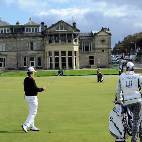 golf player playing the old course st andrews