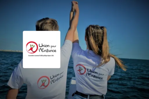 Bénévoles de l'association Union pour l'Enfance, partenaire de l'espace dons gyfti