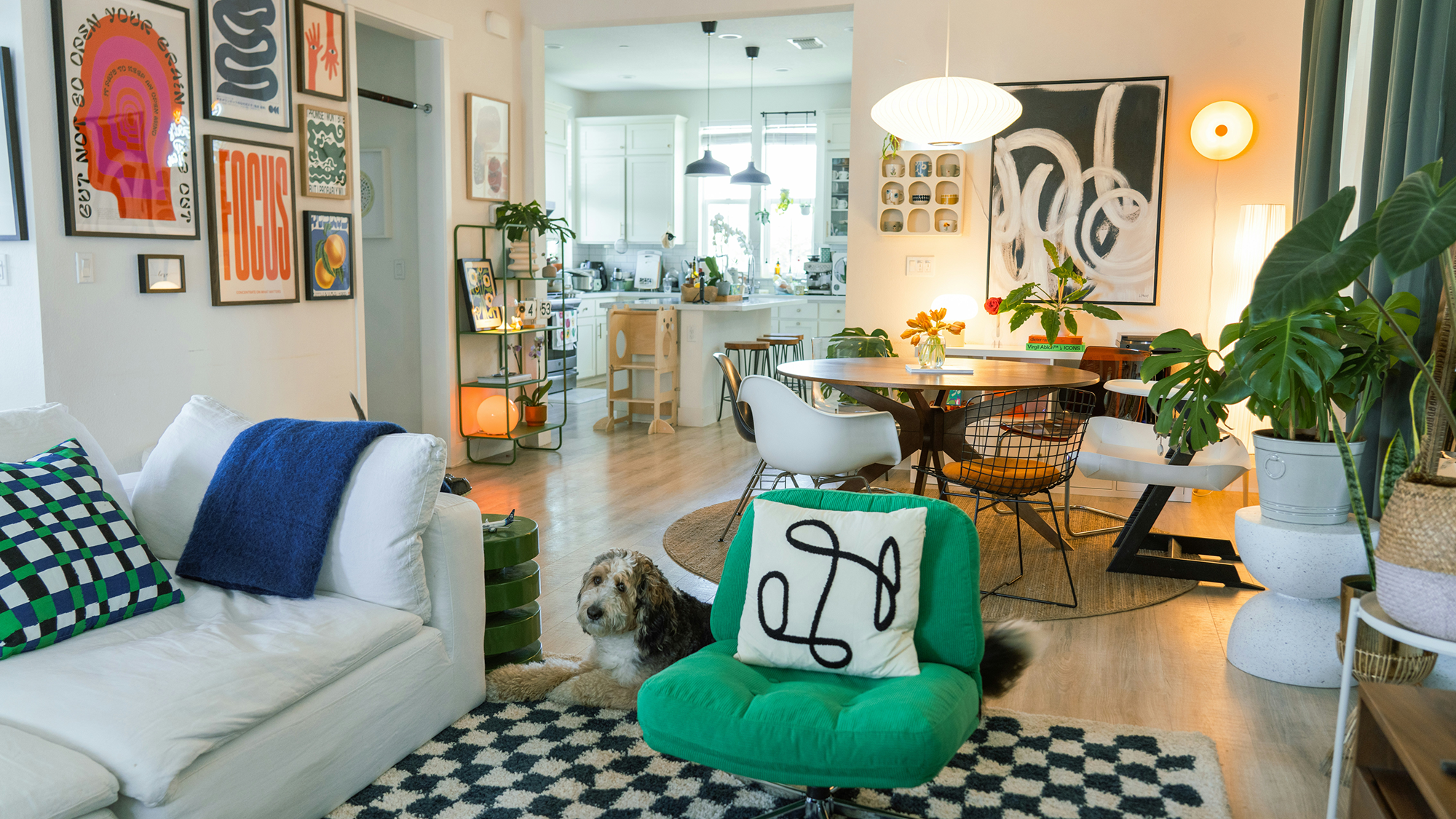 What Does a Resident Advisor Do in Dubai?