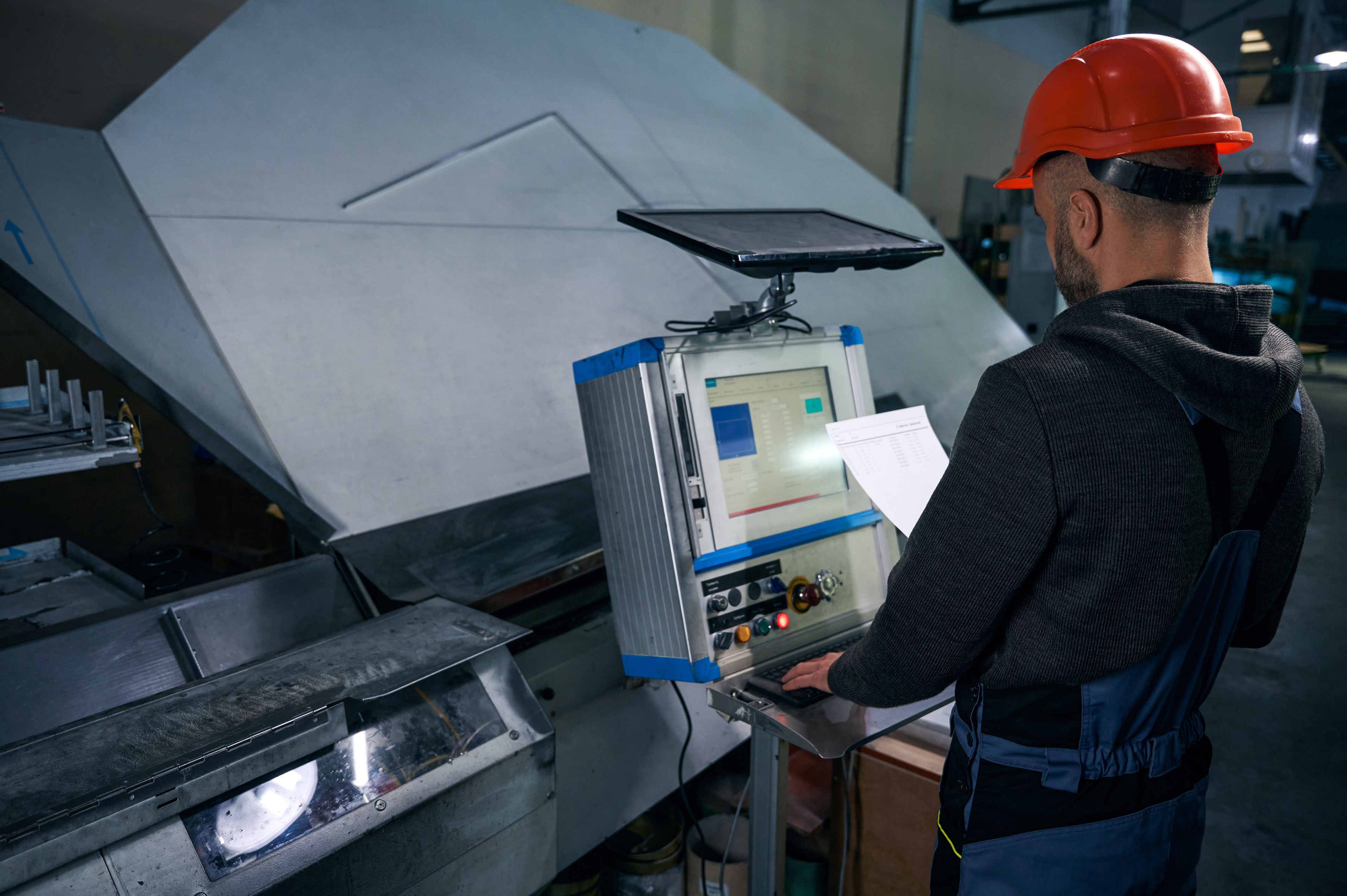 Schwenkbiegemaschine inkl. Software, Einrichtung mit Tablet für die digitale Übertragung der Aufmaßdaten