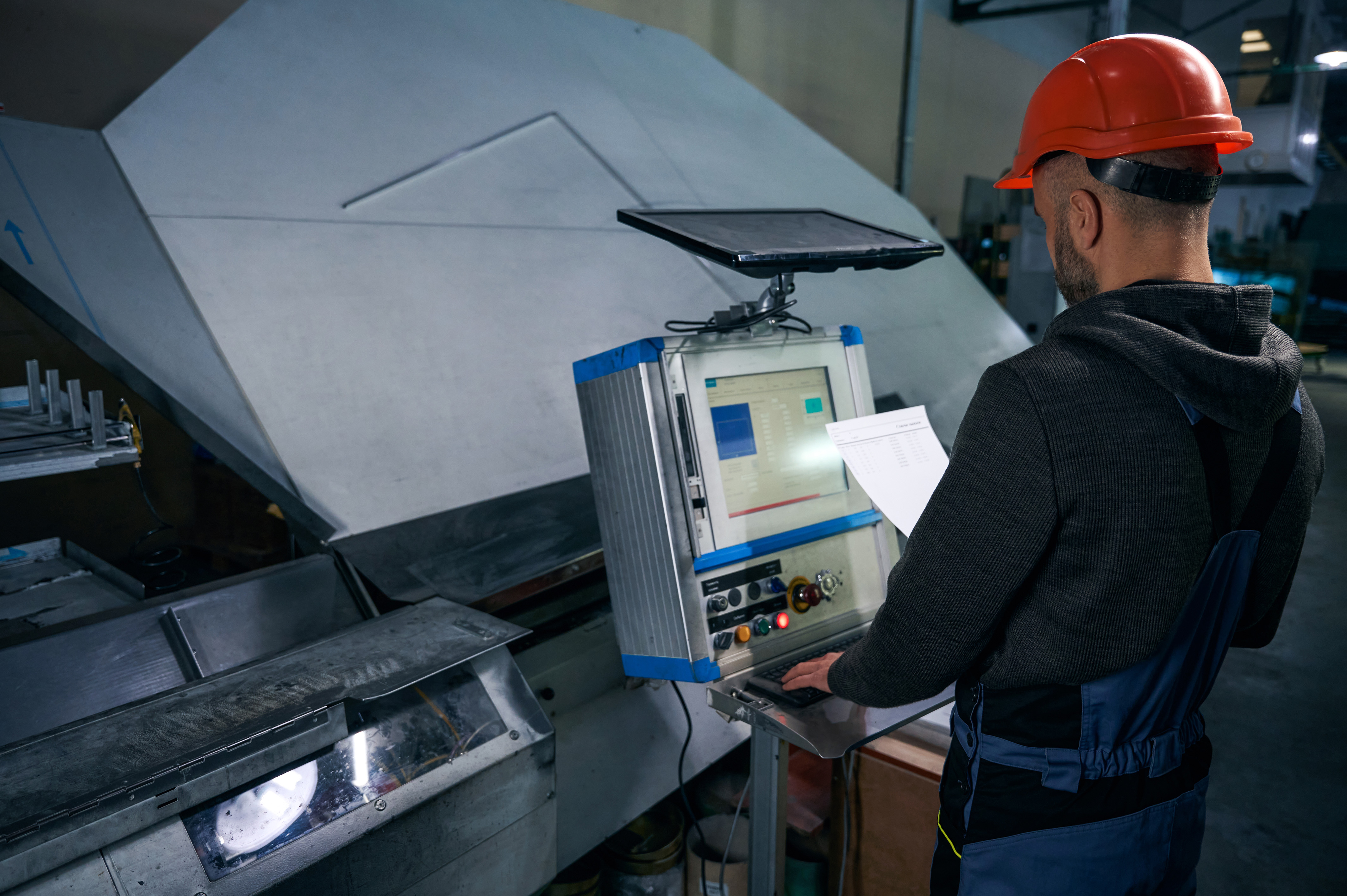 Schwenkbiegemaschine inkl. Software, Einrichtung mit Tablet für die digitale Übertragung der Aufmaßdaten