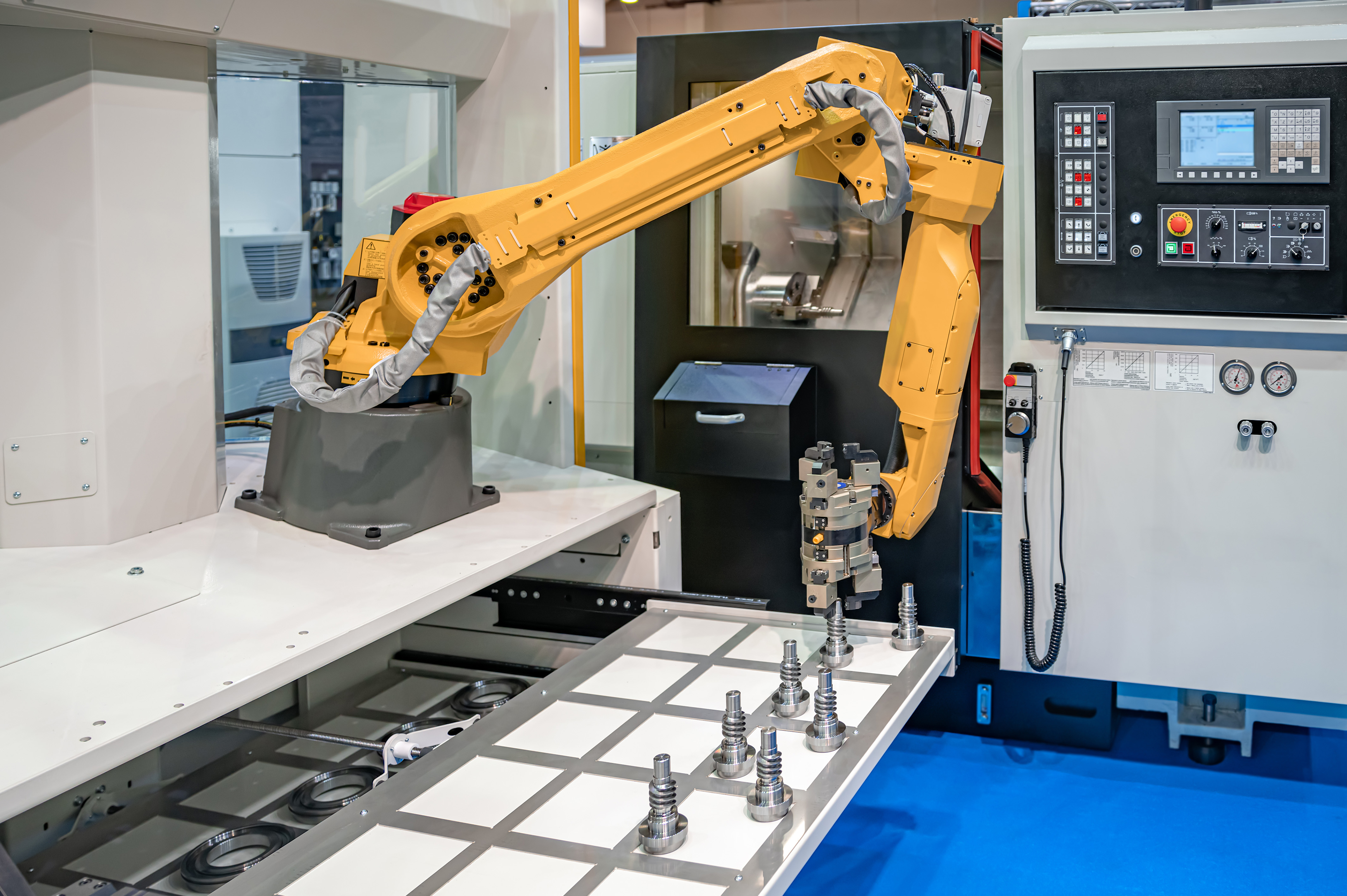 Automatisierte Produktionslinie mit Robotertechnik – Symbolbild für Industrie-4.0-Förderung mit De-minimis-Zuschüssen.