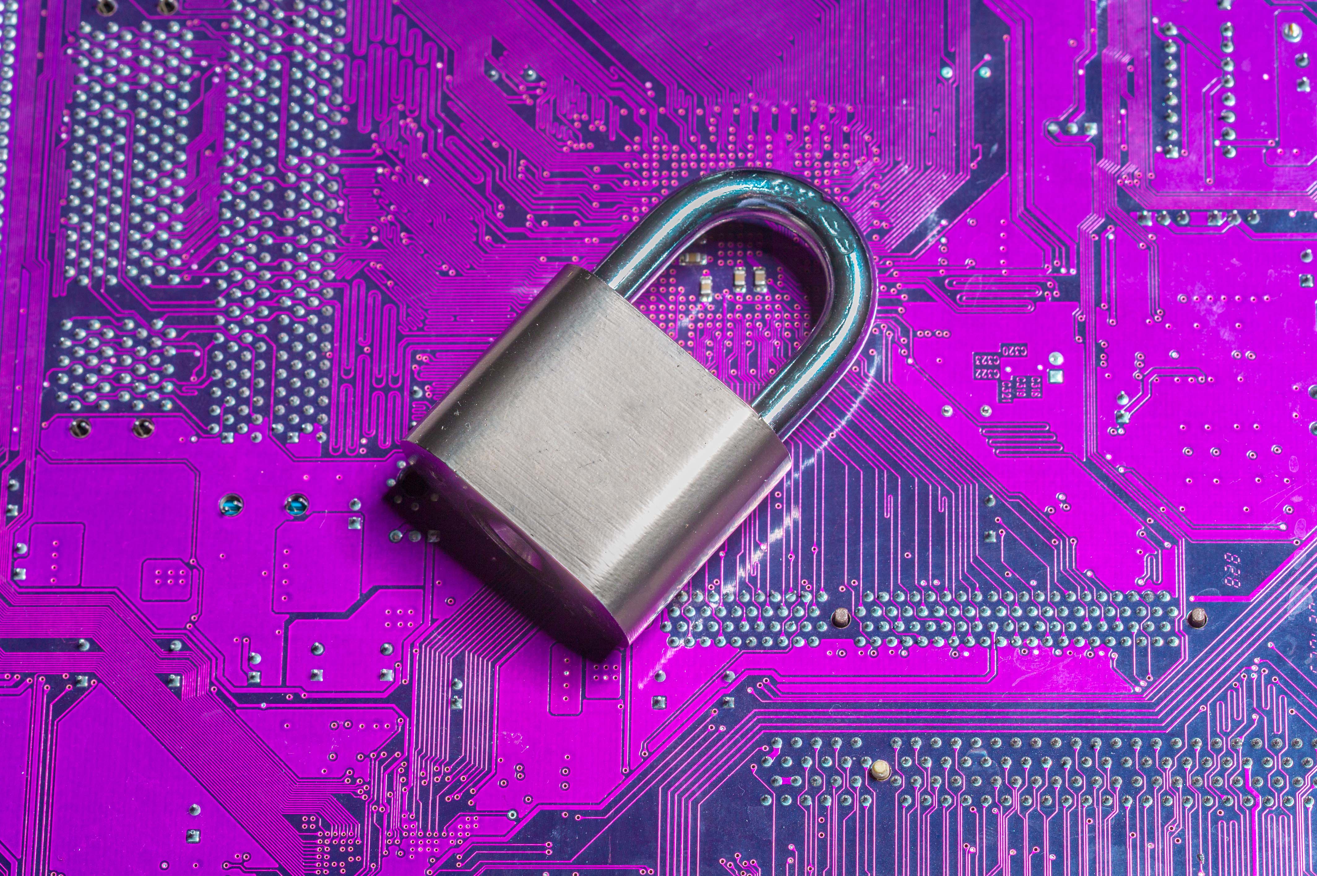 Digitales Schloss-Symbol – Symbolbild für GRW-geförderte Cybersicherheits- und Datenschutzmaßnahmen in KMU.