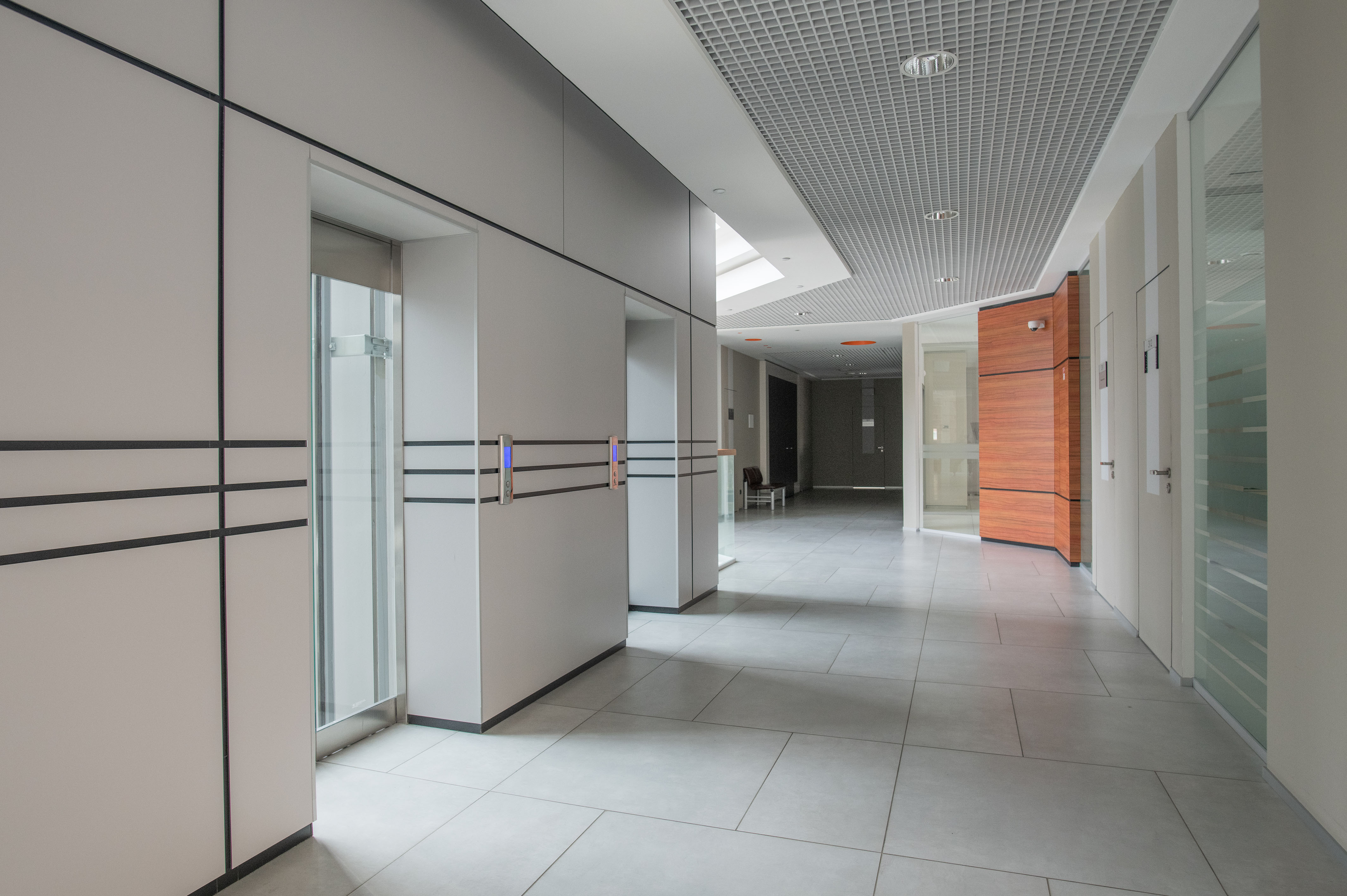 Energetisch modernisiertes Bürogebäude – Symbolbild für GRW-geförderte Gebäudesanierung und energetische Modernisierung.