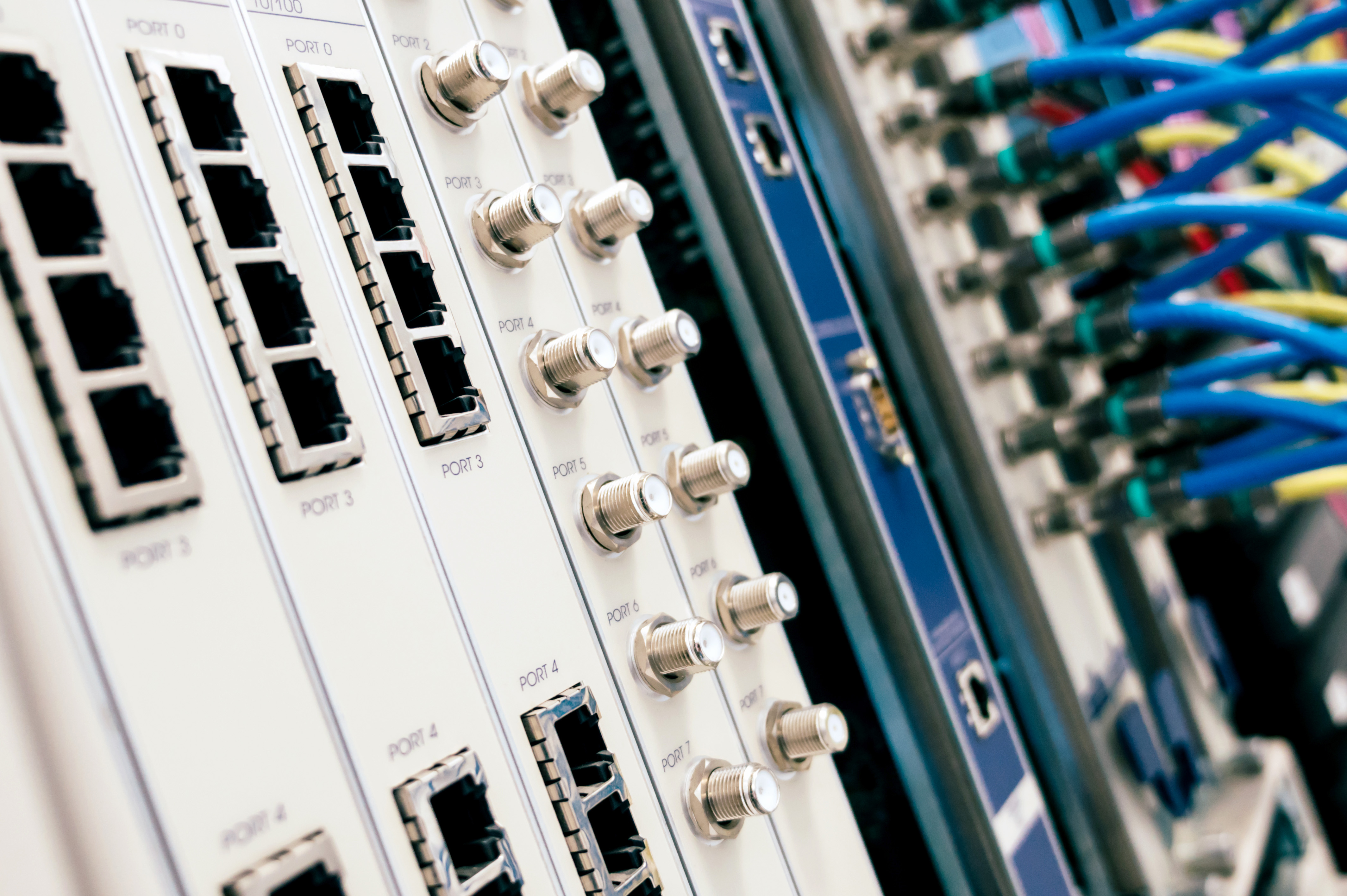 Next Generation Firewall und VoIP-Telefonanlage mit Server, VPN und Remote-Zugriff in einem KMU aus Sachsen-Anhalt