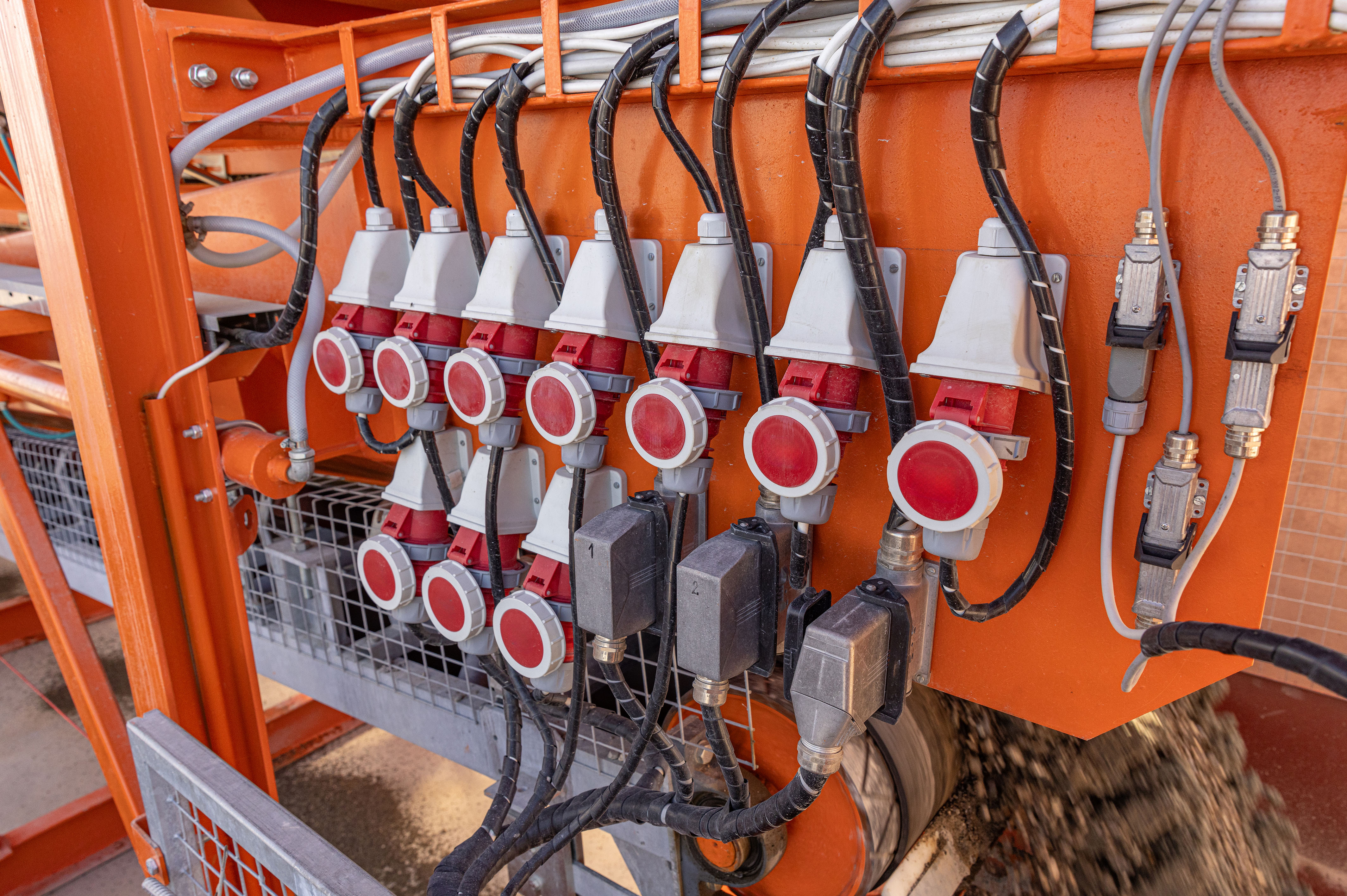 Kabelziehwinde JVM20000DLR mit Funkfernsteuerung und digitaler Datenerfassung für die Kabelverlegung