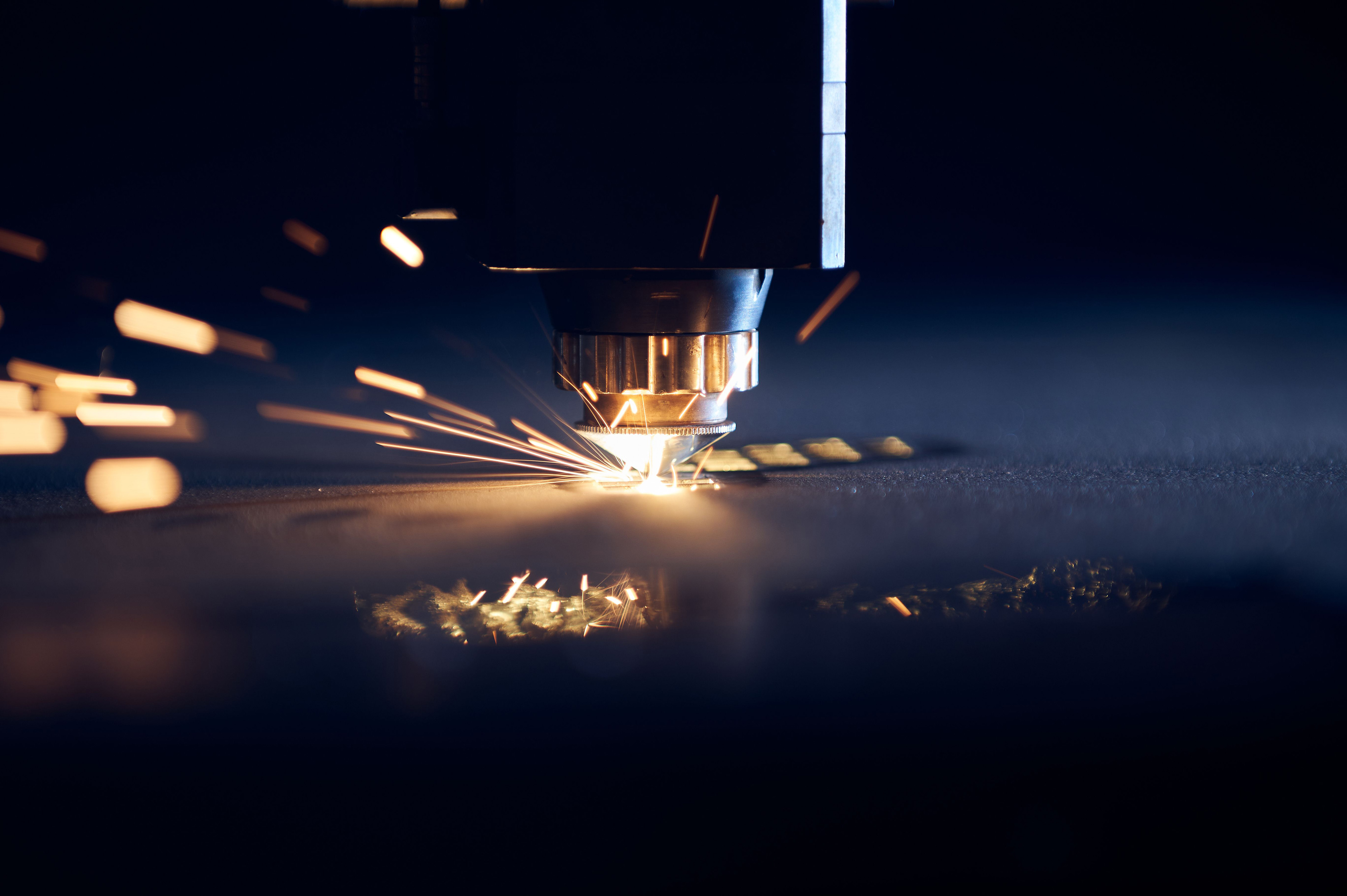 Laserbox für Seriennummern und Werkzeugvoreinstellungsgerät mit digitaler Datenübergabe an die Maschine