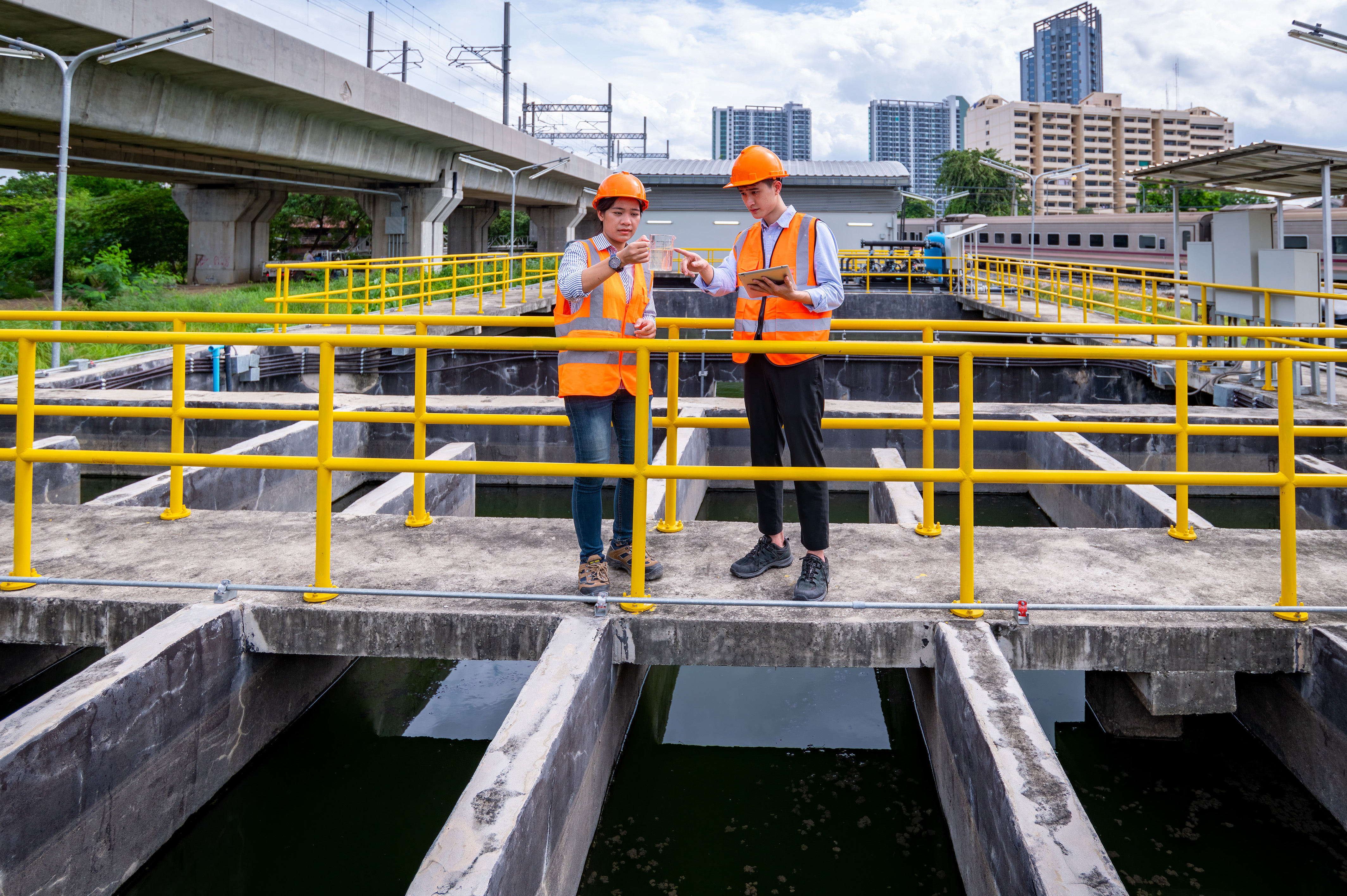 Softwarepaket „Urbane Sturzfluten“ Netzwerkversion mit Visualisierungsserver, Baudokumentationssoftware und Notebooks für digitale Bauleitung