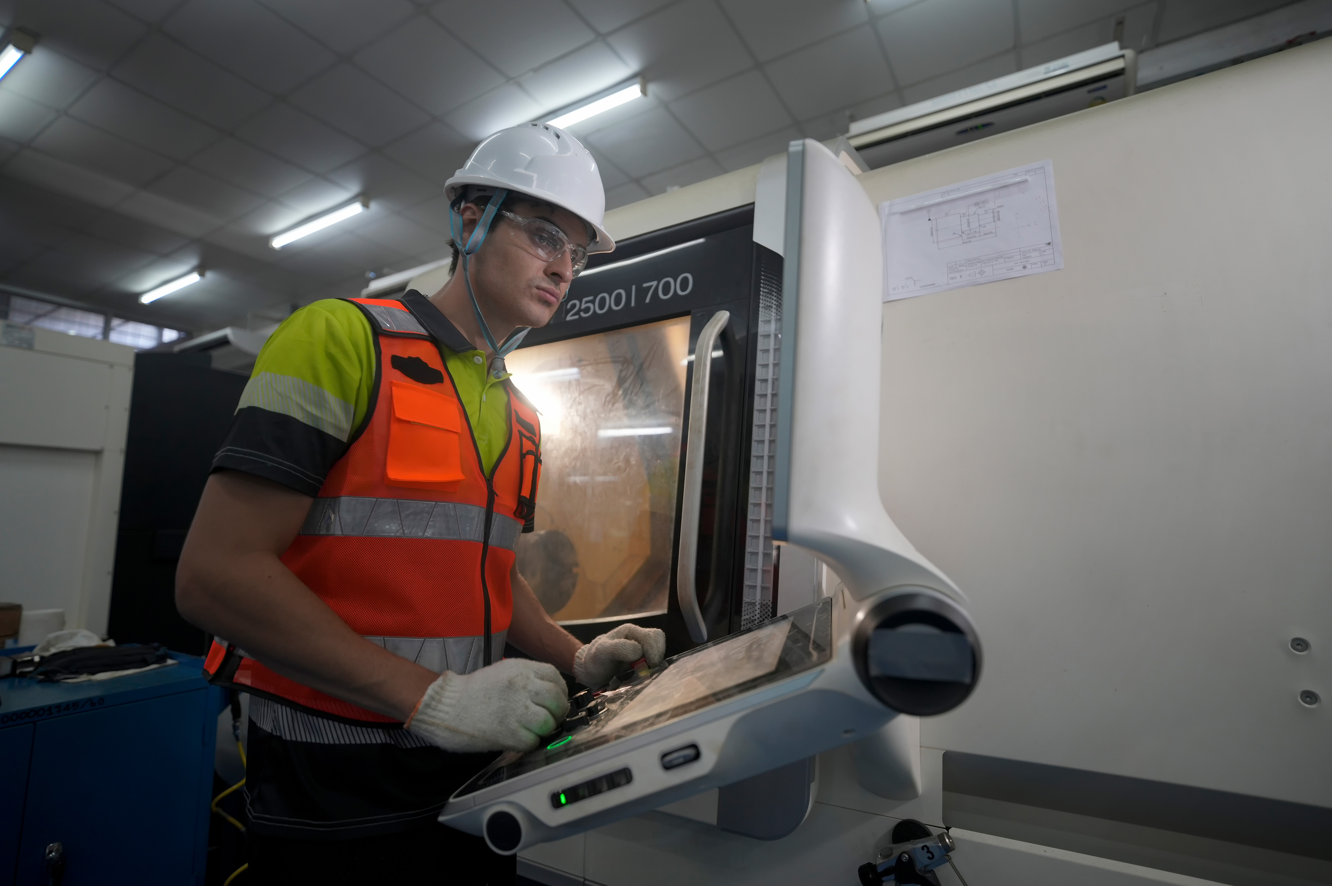Vermessung mit Hochgeschwindigkeits-3D-Scanners und Auswertung auf Workstations; Server-Infrastruktur mit Firewall und Datensicherung