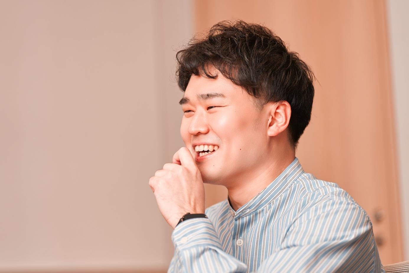 口を開ける男性AI 生成コンテンツは誤りを含む可能性があります。