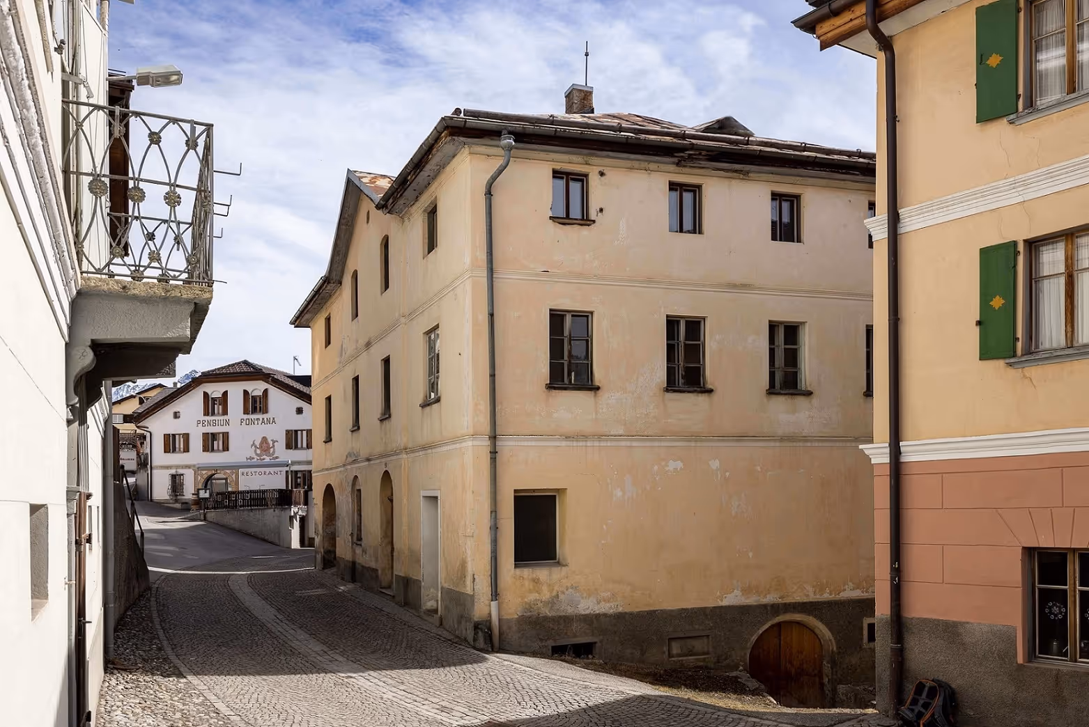 Neubau-Ferienwohnung in historischem Engadinerhaus
