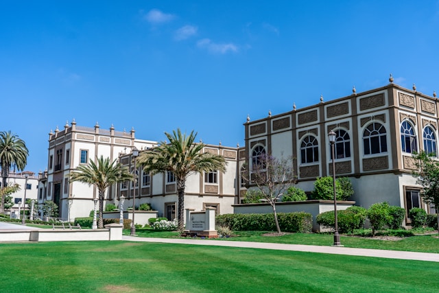 Pros and Cons of Living in San Diego (2025 Guide)