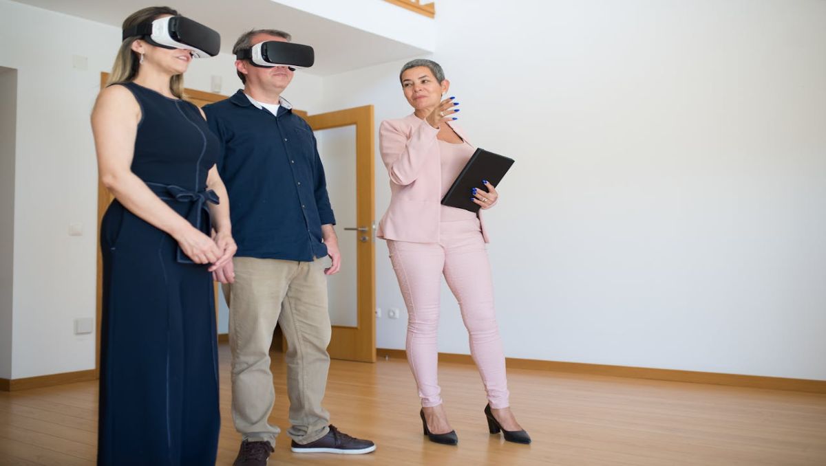 Woman agent using AI during real estate viewing