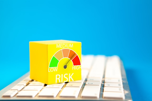 Low and high risk in real estate